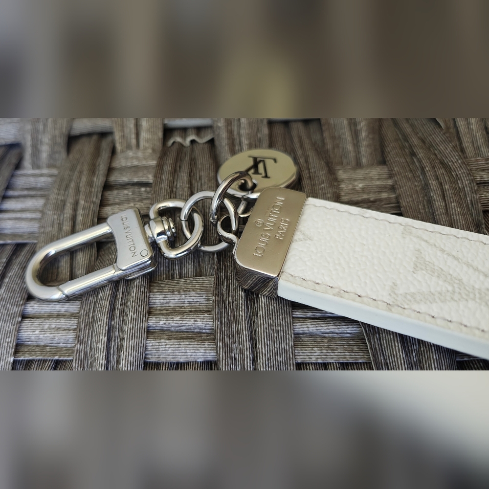 NOT FOR SALE 🤍 - Picture 3 of 7
